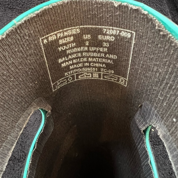 Bogs Waterproof Kids Boots Youth Size 2 Classic Pansies Classic Pull On Rain Mud - Picture 7 of 7